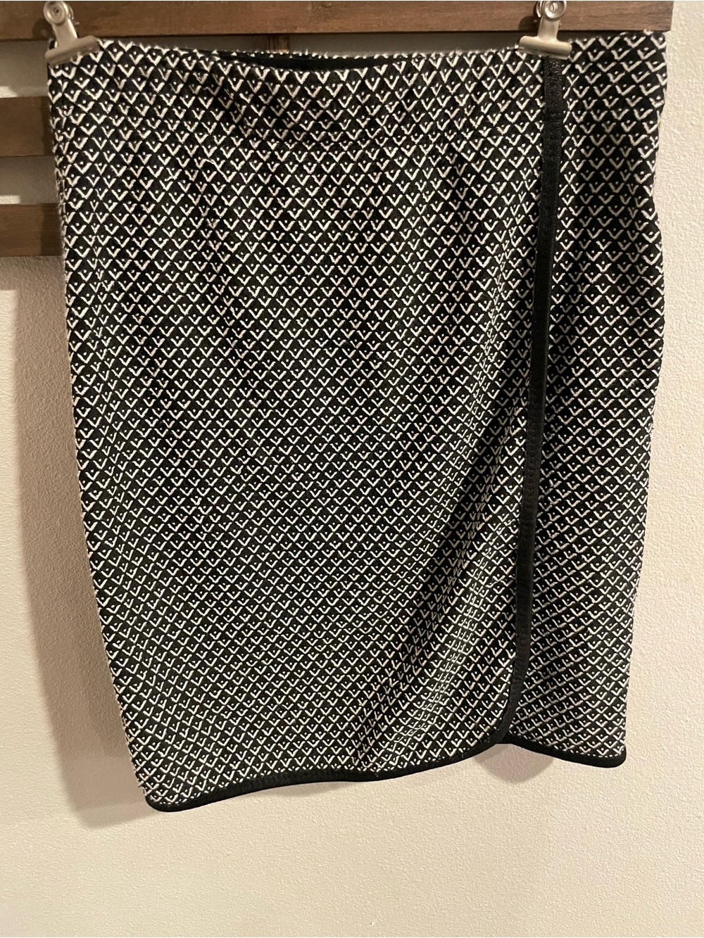 Max Studio Black and White Geometric Knit Pencil Skirt Size Small